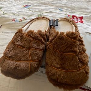 Concha pan slippers